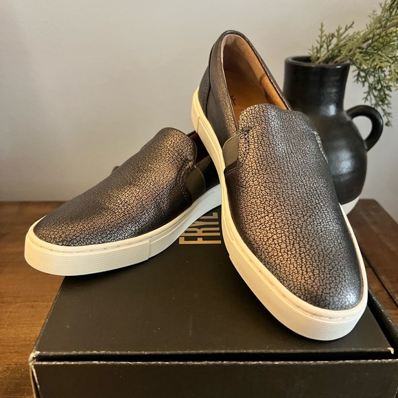 FRYE Slip-On (IVY) - Picture 1 of 7